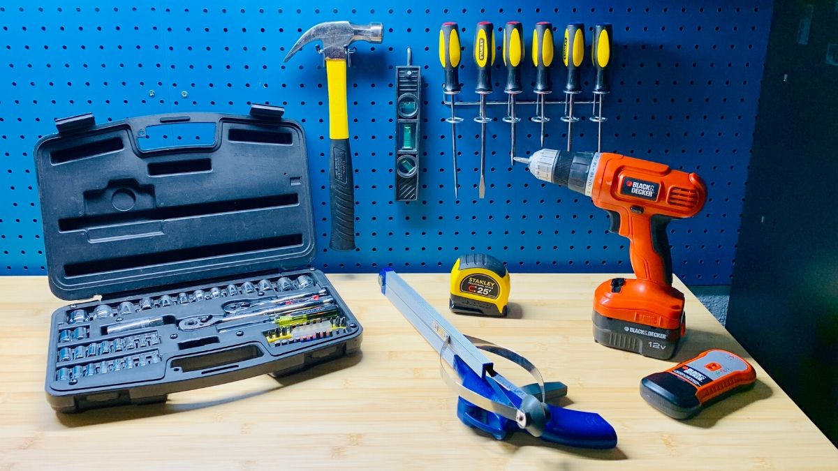 7 Tools Every Adult Should Own